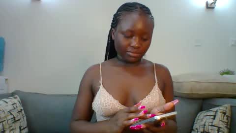 Snapshot of sweet_jenica chatting on 28, 1, 2025 ESTHER NEEMA online show from 28, 1, 2025
