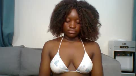 Snapshot of sweet_jenica chatting on 8, 10, 2025 ESTHER NEEMA online show from 8, 10, 2025