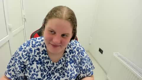 Snapshot of sweet_karla_la chatting on 17, 6, 2026 Karla online show from 17, 6, 2026