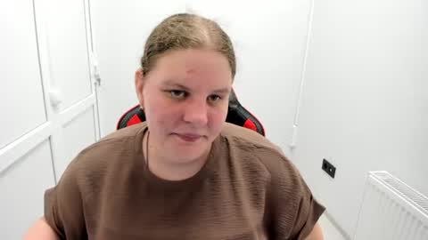 Snapshot of sweet_karla_la chatting on 20, 6, 2026 Karla online show from 20, 6, 2026
