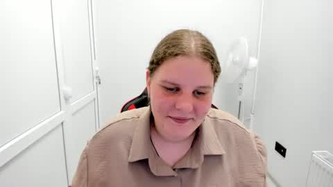 Snapshot of sweet_karla_la chatting on 20, 7, 2026 Karla online show from 20, 7, 2026