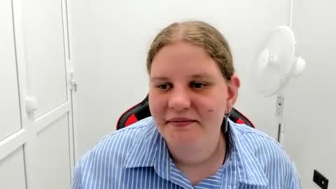 Snapshot of sweet_karla_la chatting on 25, 7, 2026 Karla online show from 25, 7, 2026