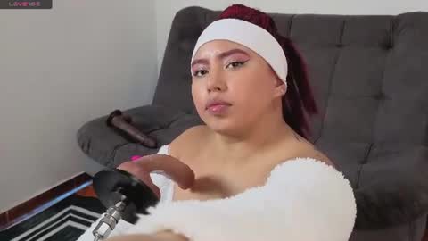 Snapshot of sweet_khristie chatting on 23, 7, 2026 KhristieJoin The Fan Club online show from 23, 7, 2026