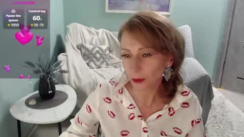 Snapshot of sweet_kitty5 chatting on 20, 9, 2025 Helen online show from 20, 9, 2025