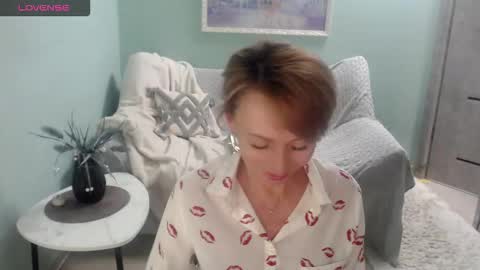 Snapshot of sweet_kitty5 chatting on 27, 9, 2025 Helen online show from 27, 9, 2025