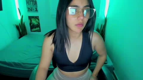 Snapshot of sweet_lina1 chatting on 29, 4, 2026 Lina online show from 29, 4, 2026