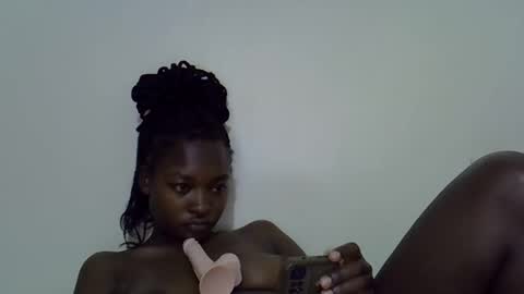 sweet_lunaz online show from 18, 10, 2025