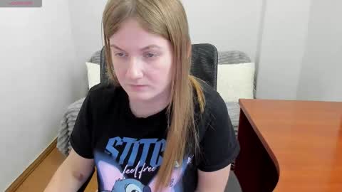Snapshot of sweet_melody_of_ur_heart chatting on 2, 12, 2025 Mila online show from 2, 12, 2025