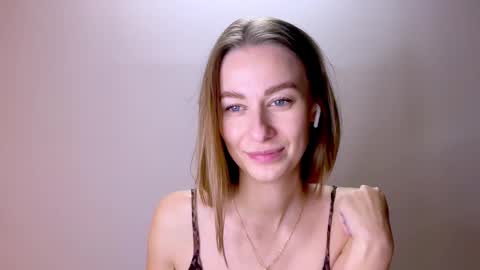 Mia online show from 8, 3, 2025