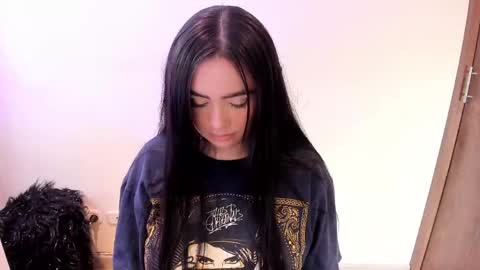 Mia Johns online show from 26, 4, 2026