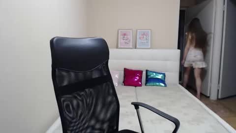 Anna online show from 19, 12, 2025