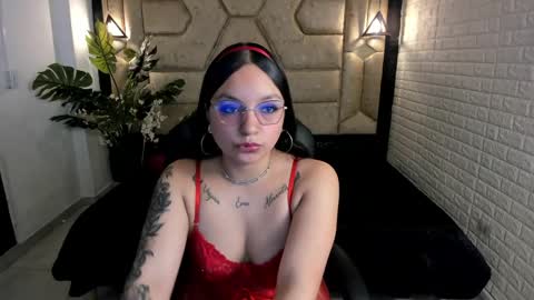 sweet_moon3 online show from 23, 4, 2026