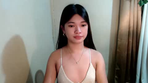 sweet_nylia online show from 23, 7, 2026