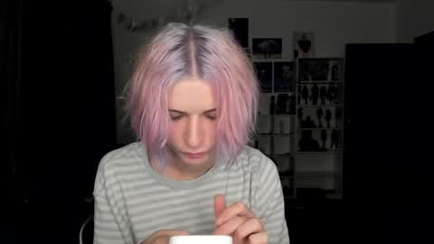 Snapshot of sweet_peach__ chatting on 24, 10, 2025 kira online show from 24, 10, 2025