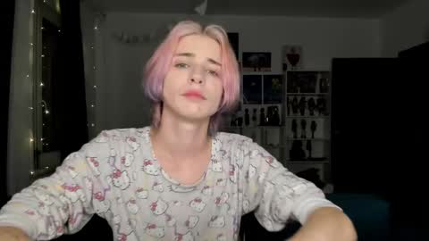 Snapshot of sweet_peach__ chatting on 2, 11, 2025 kira online show from 2, 11, 2025