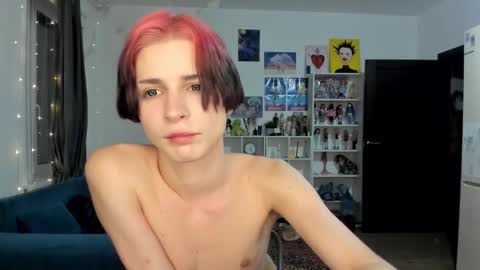 Snapshot of sweet_peach__ chatting on 28, 11, 2025 kira online show from 28, 11, 2025