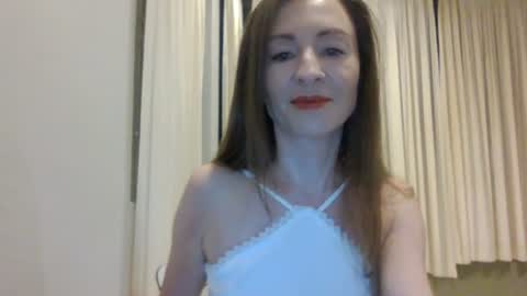 sweet_poeme online show from 8, 6, 2026