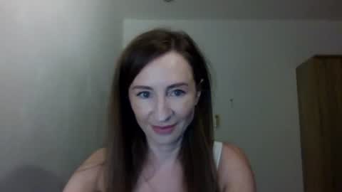 sweet_poeme online show from 5, 7, 2026