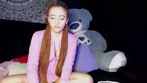 Snapshot of sweet_poisson_ chatting on 7, 12, 2024 MONIK online show from 7, 12, 2024