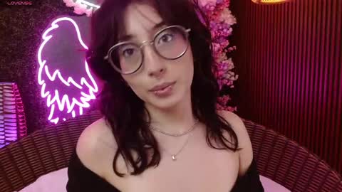 Snapshot of sweet_roxanee chatting on 25, 4, 2026 Roxanee online show from 25, 4, 2026