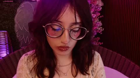 Snapshot of sweet_roxanee chatting on 5, 5, 2026 Roxanee online show from 5, 5, 2026