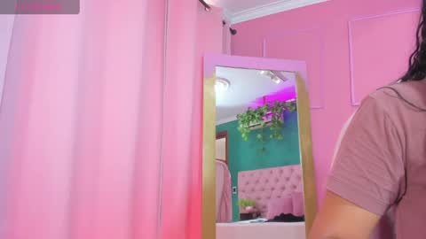 Yeileen online show from 4, 4, 2026