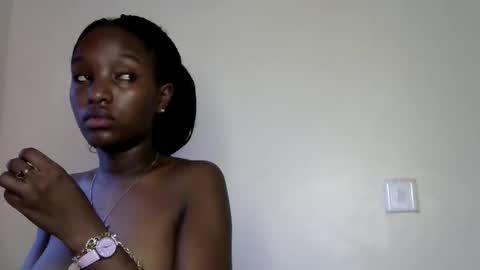 Snapshot of sweet_strawberina chatting on 8, 5, 2026 sweet_strawberina online show from 8, 5, 2026