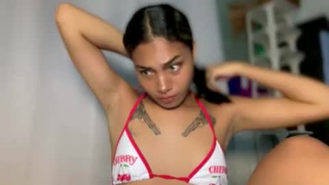 Snapshot of sweet_trishaxx chatting on 21, 4, 2026 Trisha online show from 21, 4, 2026