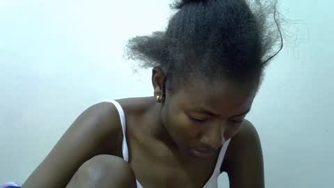 Snapshot of sweet_vee1 chatting on 8, 7, 2026 Princess vee online show from 8, 7, 2026