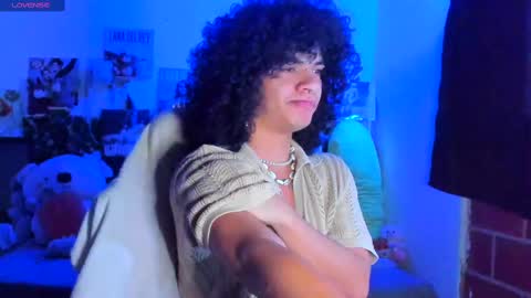 Steven independent model online show from 7, 3, 2025