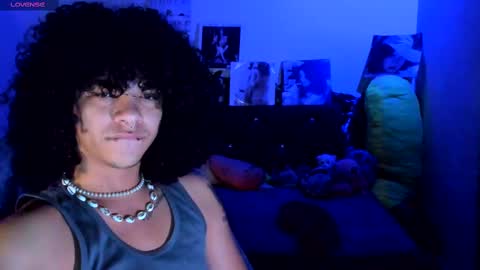 Steven independent model online show from 11, 3, 2025