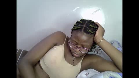 Snapshot of sweet_zarah chatting on 18, 5, 2026 sweet_zarah online show from 18, 5, 2026