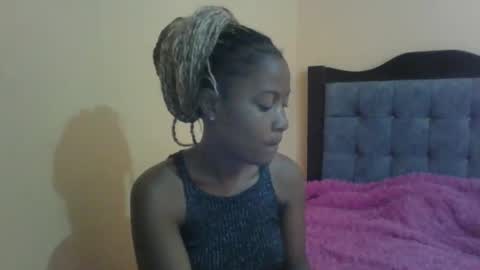 Snapshot of sweet_zella chatting on 25, 11, 2025 zellate online show from 25, 11, 2025