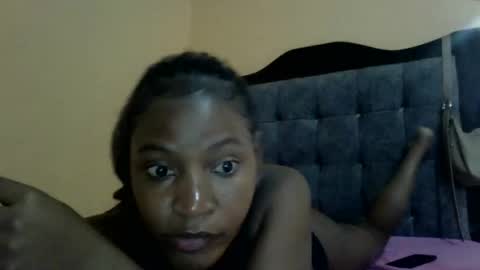 Snapshot of sweet_zella chatting on 26, 11, 2025 zellate online show from 26, 11, 2025