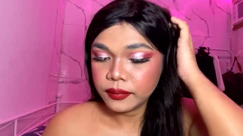 Leith Madrigal online show from 28, 10, 2025