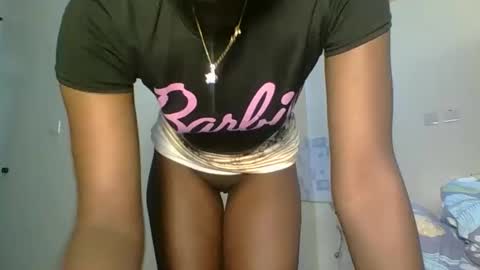 Snapshot of sweetass_02 chatting on 20, 10, 2025 bianca online show from 20, 10, 2025