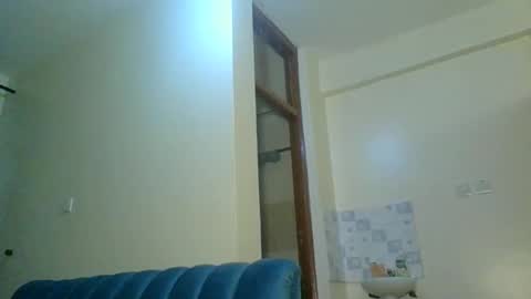 Snapshot of sweetass_02 chatting on 29, 11, 2025 bianca online show from 29, 11, 2025