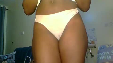 Snapshot of sweetass_02 chatting on 14, 12, 2025 bianca online show from 14, 12, 2025