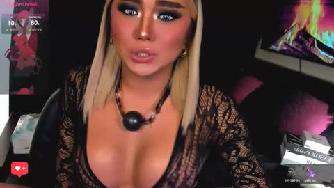 Snapshot of sweetbella118 chatting on 23, 9, 2025 bella online show from 23, 9, 2025