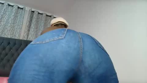 Snapshot of sweetbigass318797 chatting on 1, 6, 2026 Sweetbigass online show from 1, 6, 2026