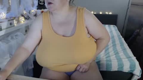 Sweetboobs85h online show from 31, 10, 2025