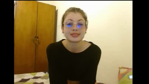 sweetcalm_ online show from 5, 3, 2026