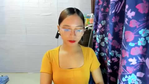Snapshot of sweetcummer27 chatting on 12, 3, 2025 SOPHIA online show from 12, 3, 2025