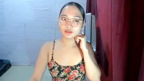 Snapshot of sweetcummer27 chatting on 8, 9, 2025 SOPHIA online show from 8, 9, 2025