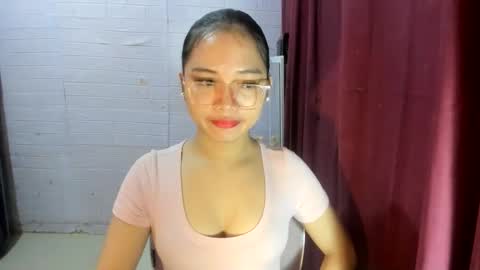 Snapshot of sweetcummer27 chatting on 8, 11, 2025 SOPHIA online show from 8, 11, 2025