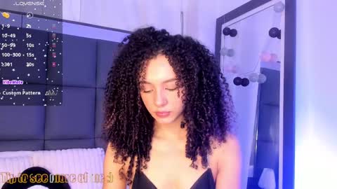 Snapshot of sweetcurly1 chatting on 20, 9, 2025 M I A online show from 20, 9, 2025