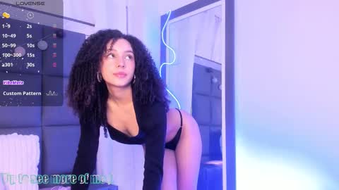 Snapshot of sweetcurly1 chatting on 7, 11, 2025 M I A online show from 7, 11, 2025
