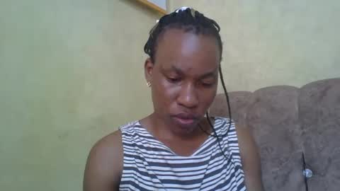 sweetdiva2012 online show from 6, 12, 2024