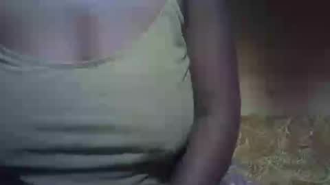 Snapshot of sweetdivah2 chatting on 20, 6, 2026 divinah online show from 20, 6, 2026