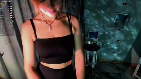 Snapshot of sweetfoyou chatting on 28, 9, 2025 sweetfoyou online show from 28, 9, 2025